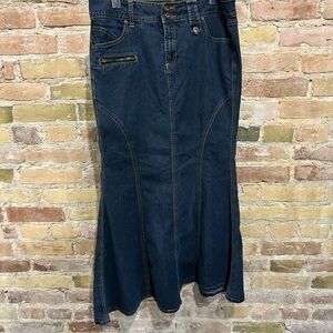 Bisou Bisou Dark Wash Women’s Denim Jean Fluted Mermaid Maxi Skirt